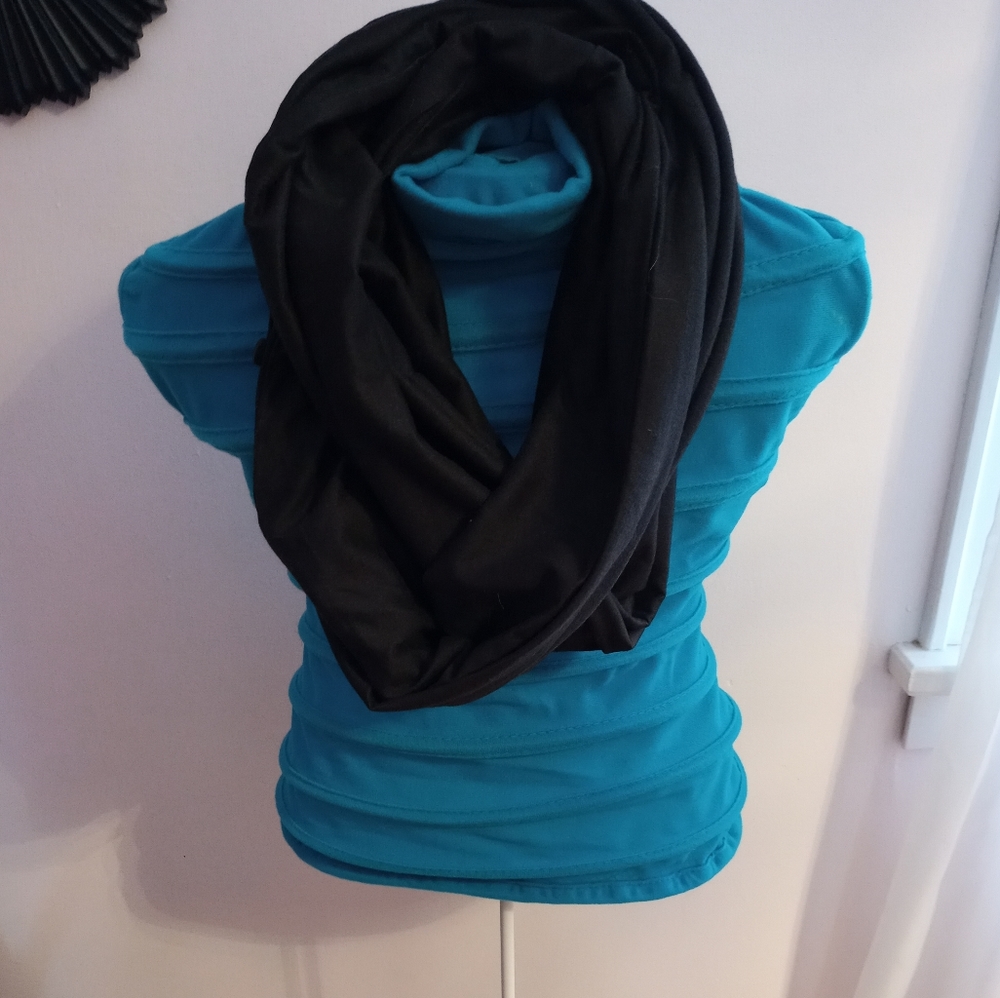 Beyond Yoga Infiniti scarf